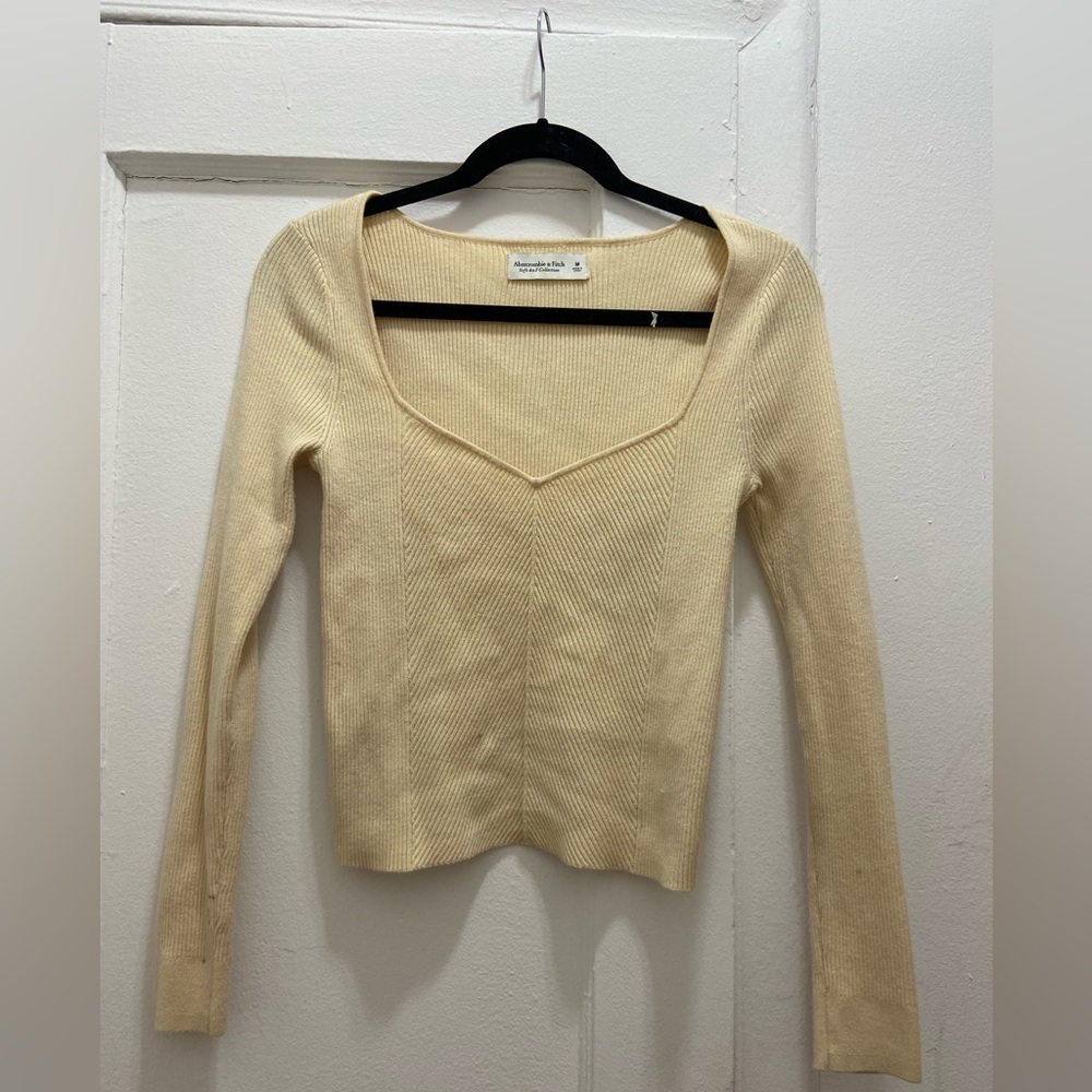 Abercrombie LuxeLoft Date Night Sweater Medium in Cream
